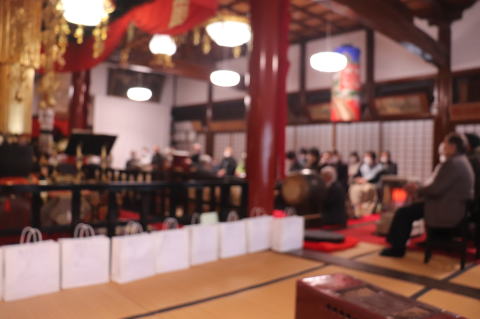 �h�k����