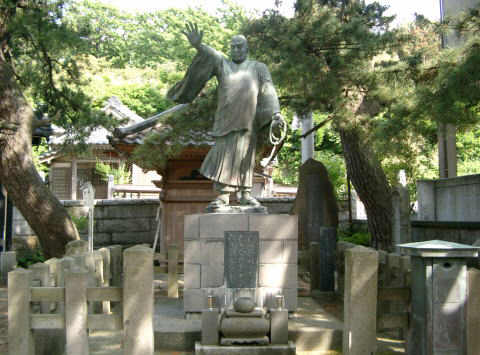 日蓮聖人獅子吼の銅像